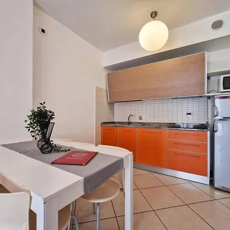 Coastal Getaway With Pool Apartman *