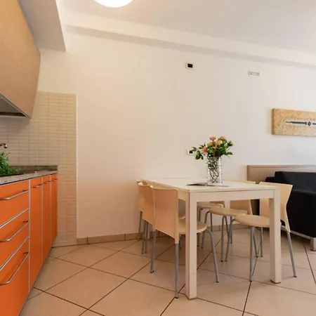 Coastal Getaway With Pool Apartman