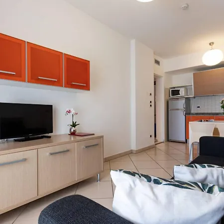 Coastal Getaway With Pool Apartman Bibione