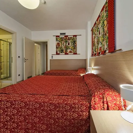 Coastal Getaway With Pool Apartman