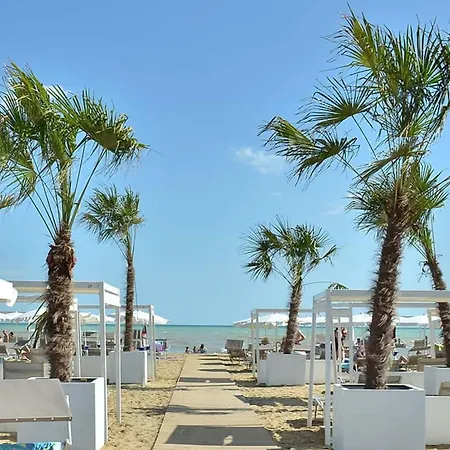 Coastal Getaway With Pool * Bibione