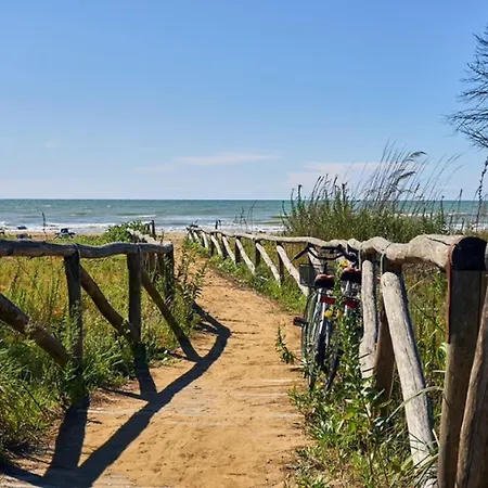 Appartement Coastal Getaway With Pool Bibione